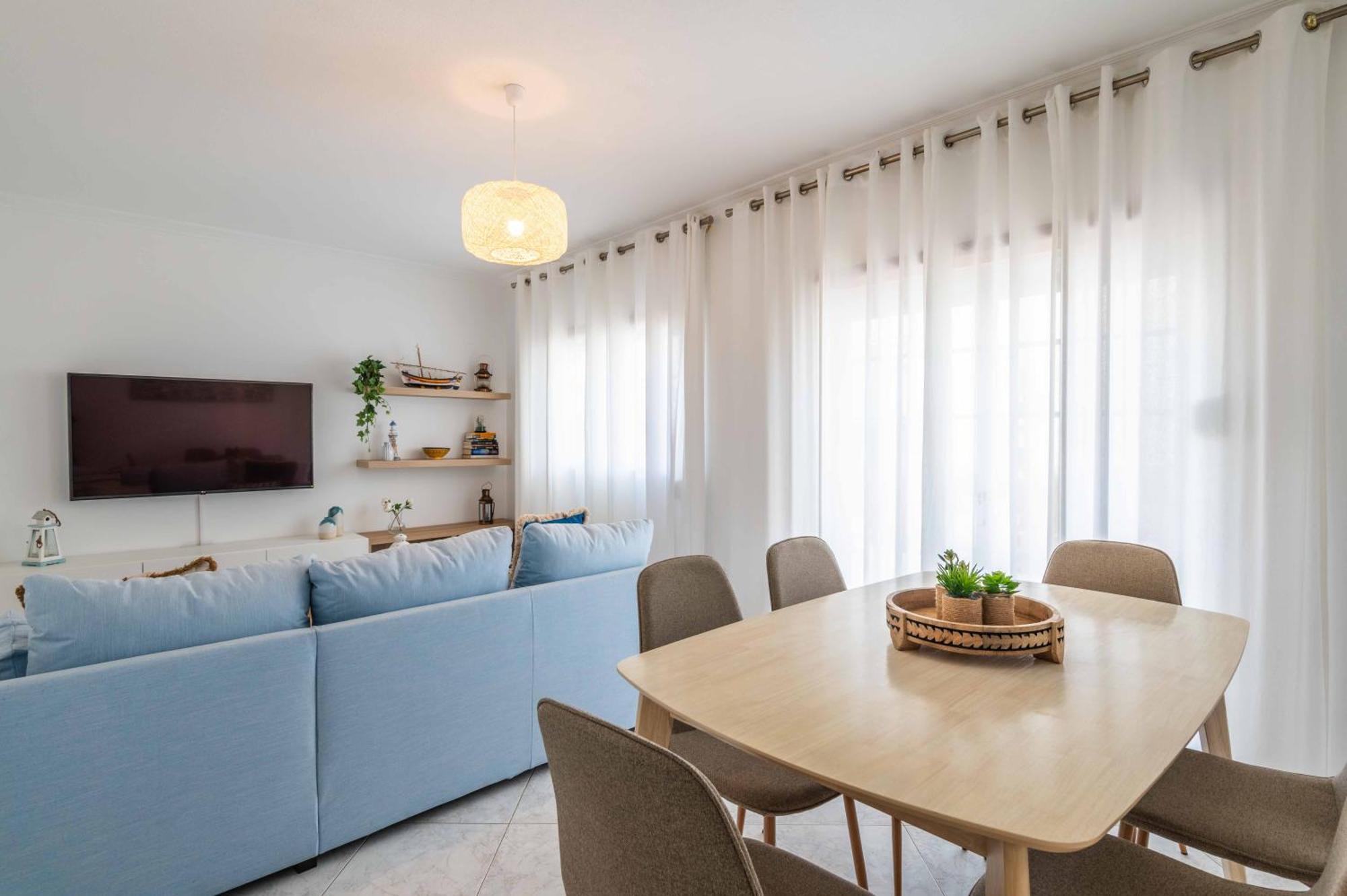 Flat With Ac, Wifi, Netflix, Balcony - 3 Min From The Beach Lejlighed Armação de Pêra Eksteriør billede